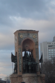 Taksim, spomenik republike - Taksim Republic Monument
